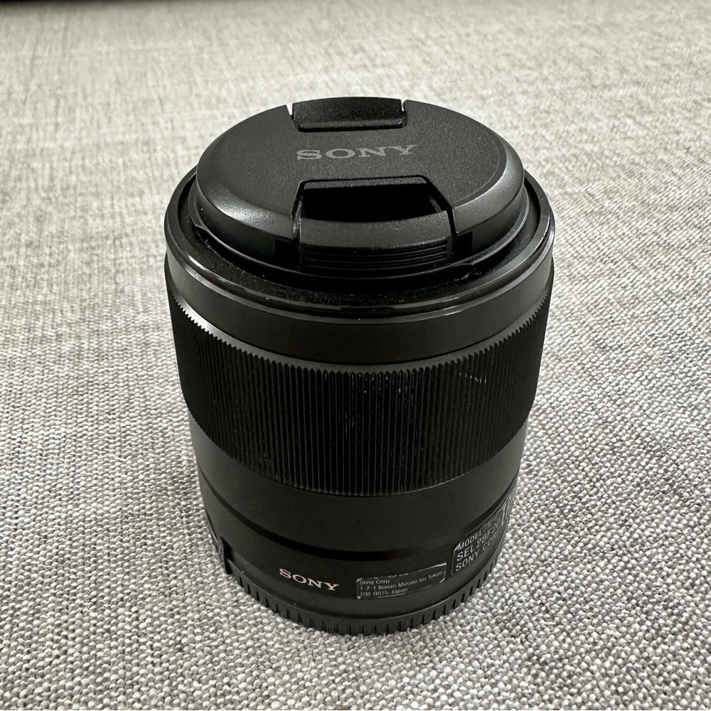 Sony FE 28mm f/2 Lens